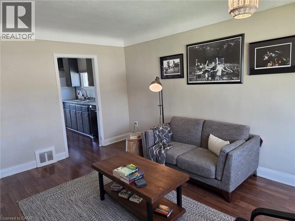 122 East 25th Street, Hamilton, Ontario  L8V 3A2 - Photo 3 - 40826902