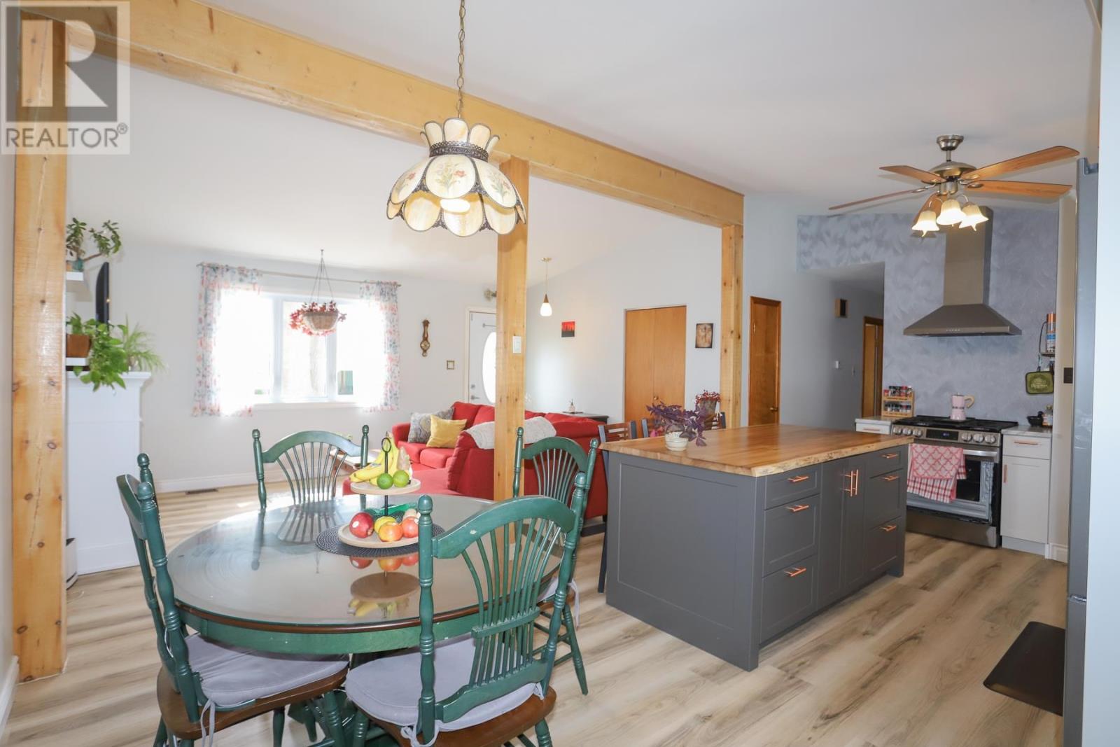 154 Ashgrove Ave, Sault Ste. Marie, Ontario  P6A 4X2 - Photo 8 - SM260807