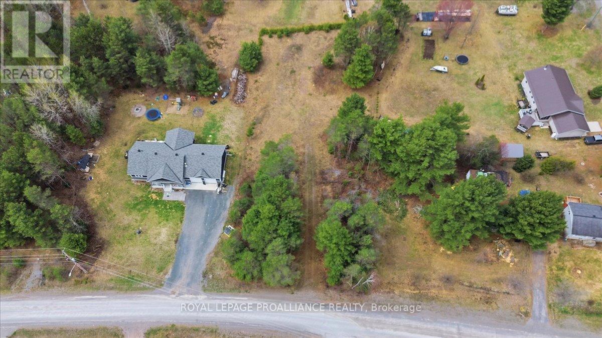 127 Lloyd Street, Addington Highlands, Ontario  K0H 2G0 - Photo 10 - X13080078