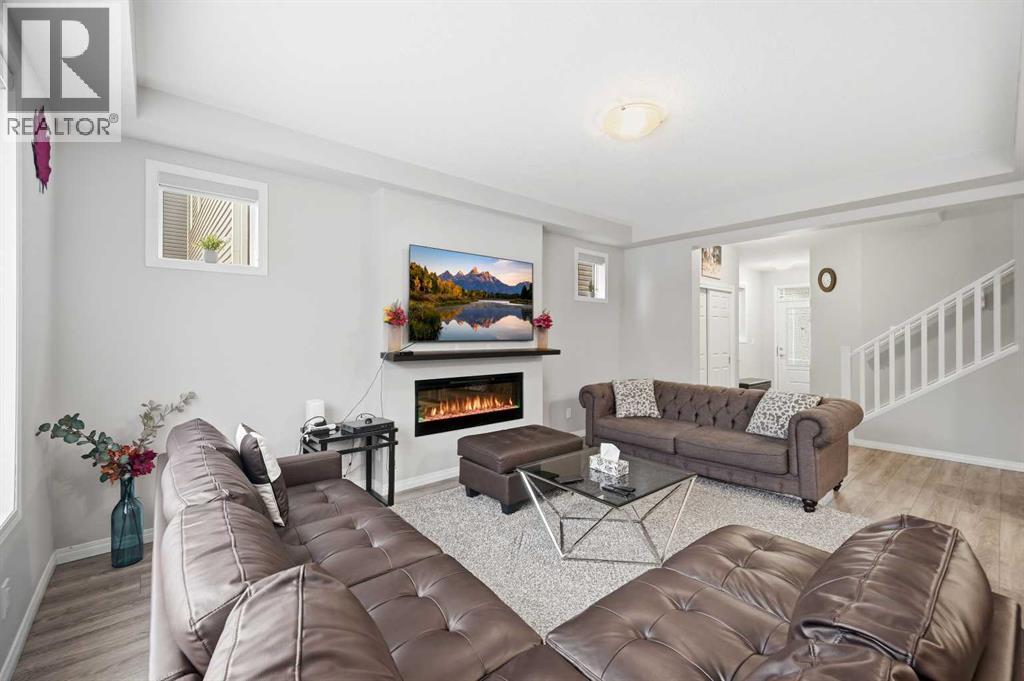 9 Osborne Link, Airdrie, Alberta  T4B 5E4 - Photo 7 - A2300803