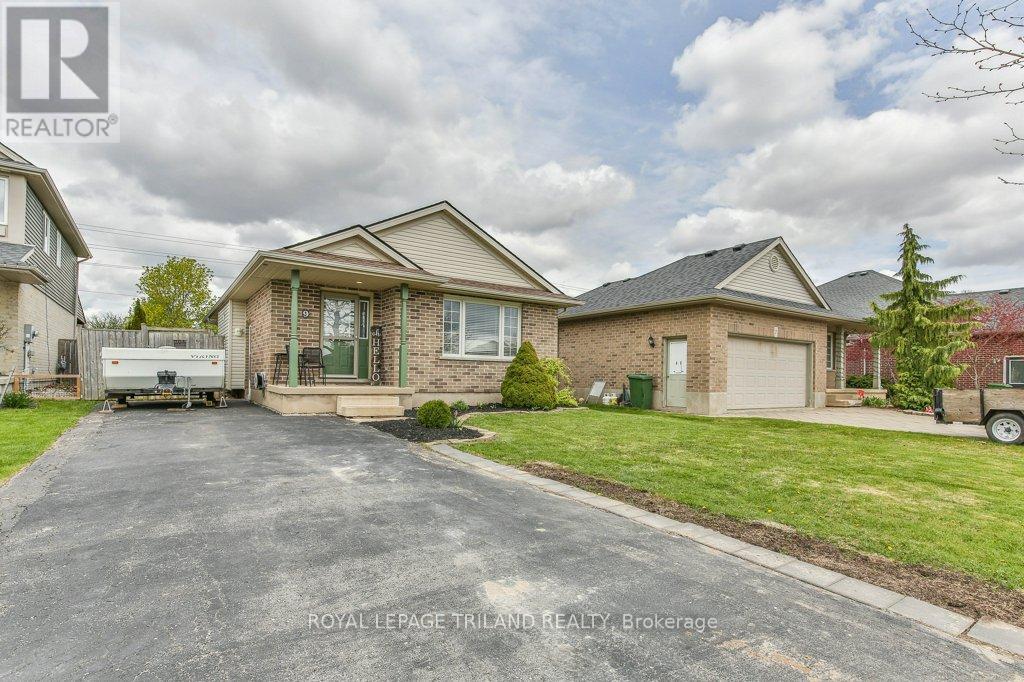 9 Brookside Drive