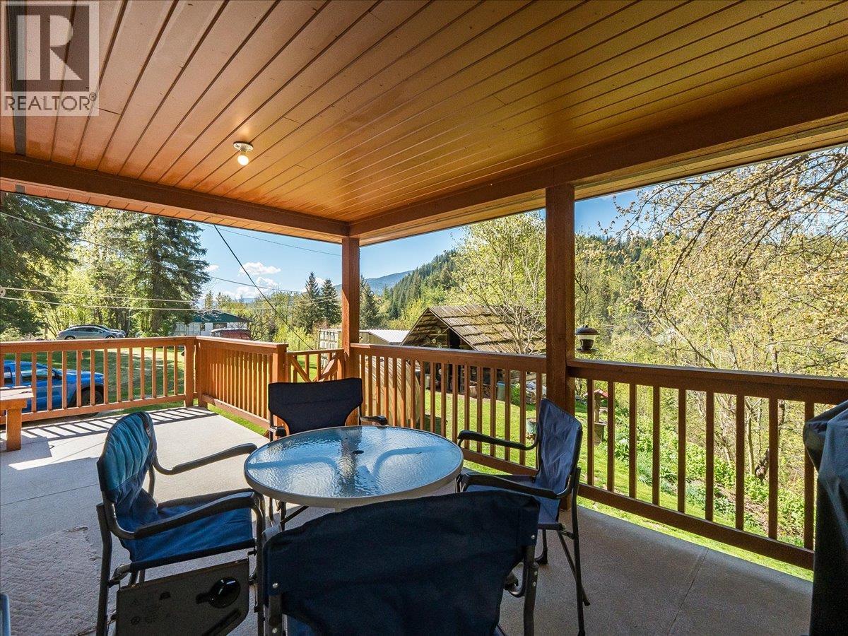 1448 Pass Creek Road, Castlegar, British Columbia  V1N 4S2 - Photo 7 - 10385233
