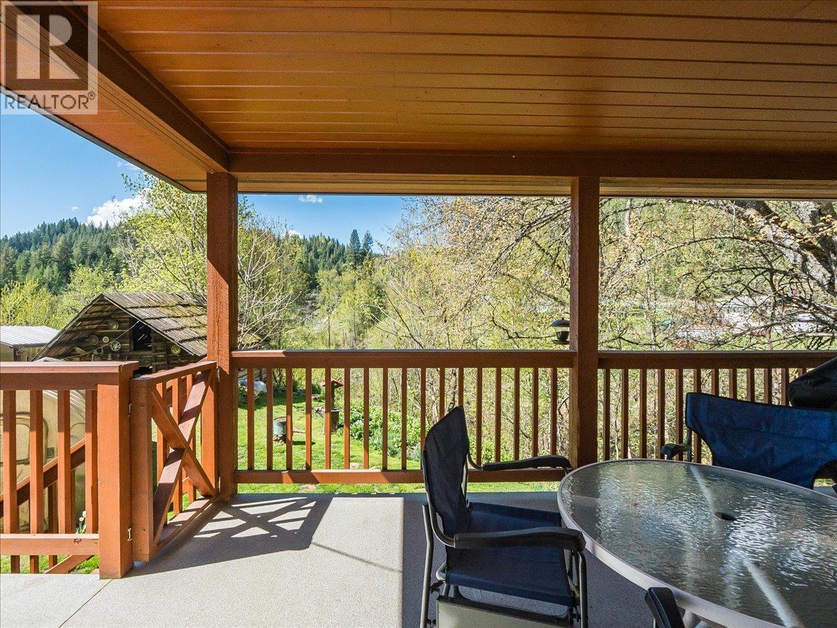 1448 Pass Creek Road, Castlegar, British Columbia  V1N 4S2 - Photo 5 - 10385233