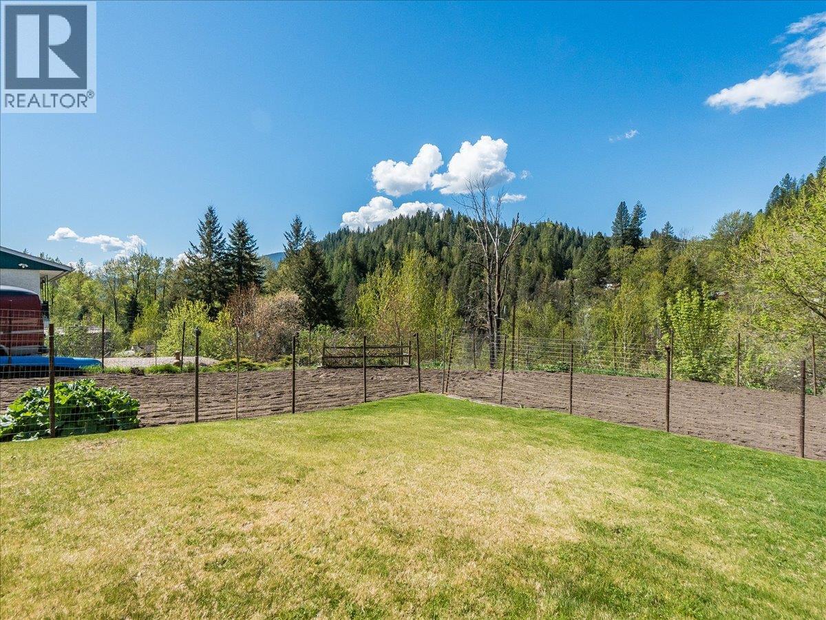 1448 Pass Creek Road, Castlegar, British Columbia  V1N 4S2 - Photo 73 - 10385233