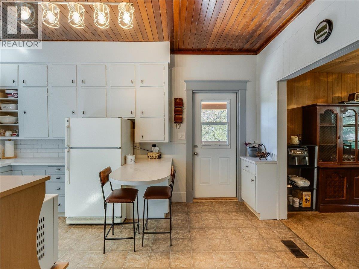 1448 Pass Creek Road, Castlegar, British Columbia  V1N 4S2 - Photo 19 - 10385233