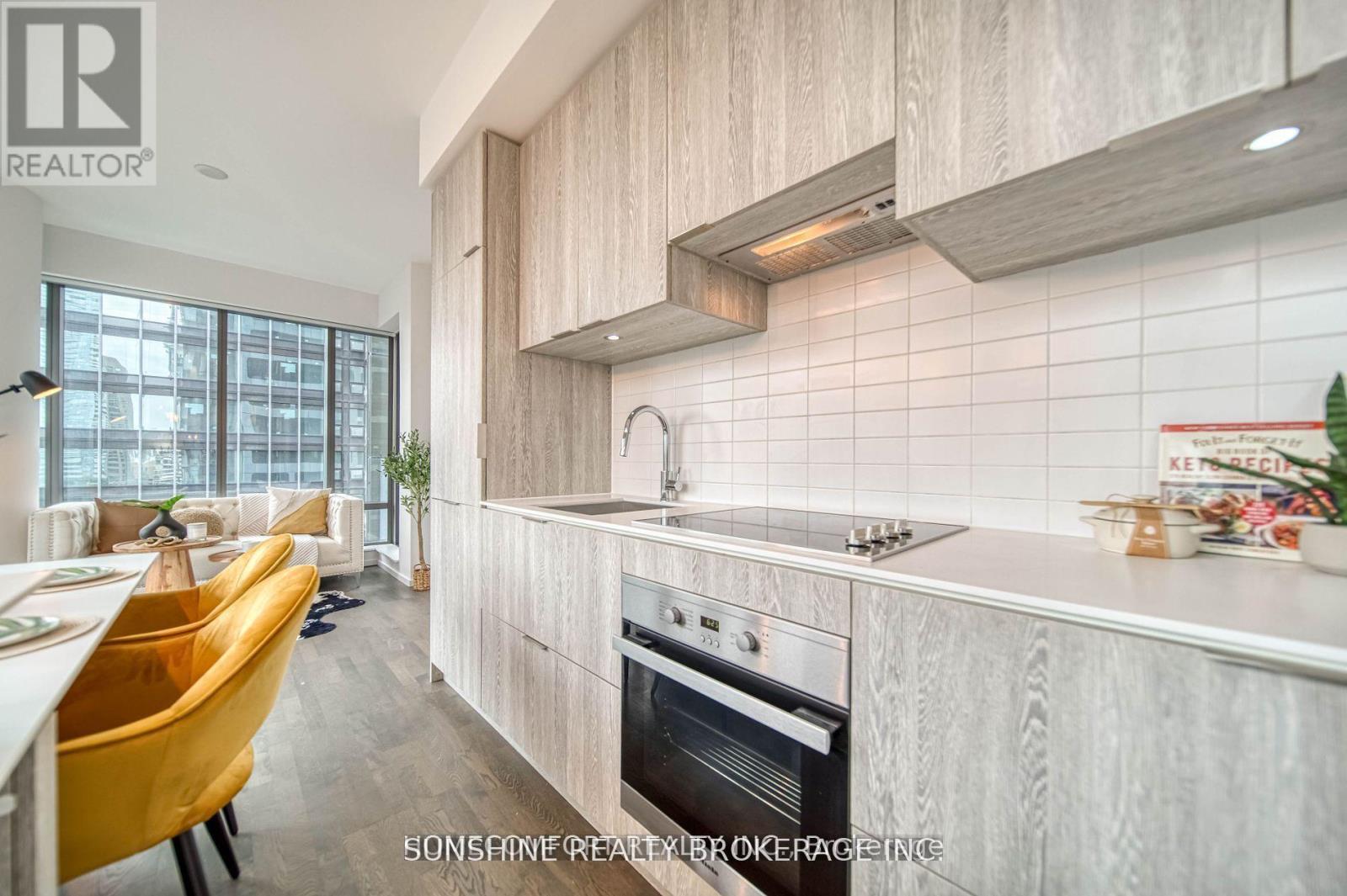 1702 - 5 St Joseph Street, Toronto, Ontario  M4Y 0B6 - Photo 12 - C13080048