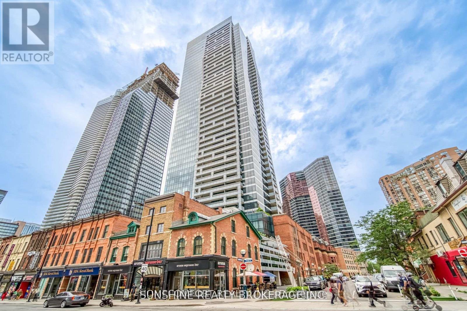 1702 - 5 St Joseph Street, Toronto, Ontario  M4Y 0B6 - Photo 2 - C13080048