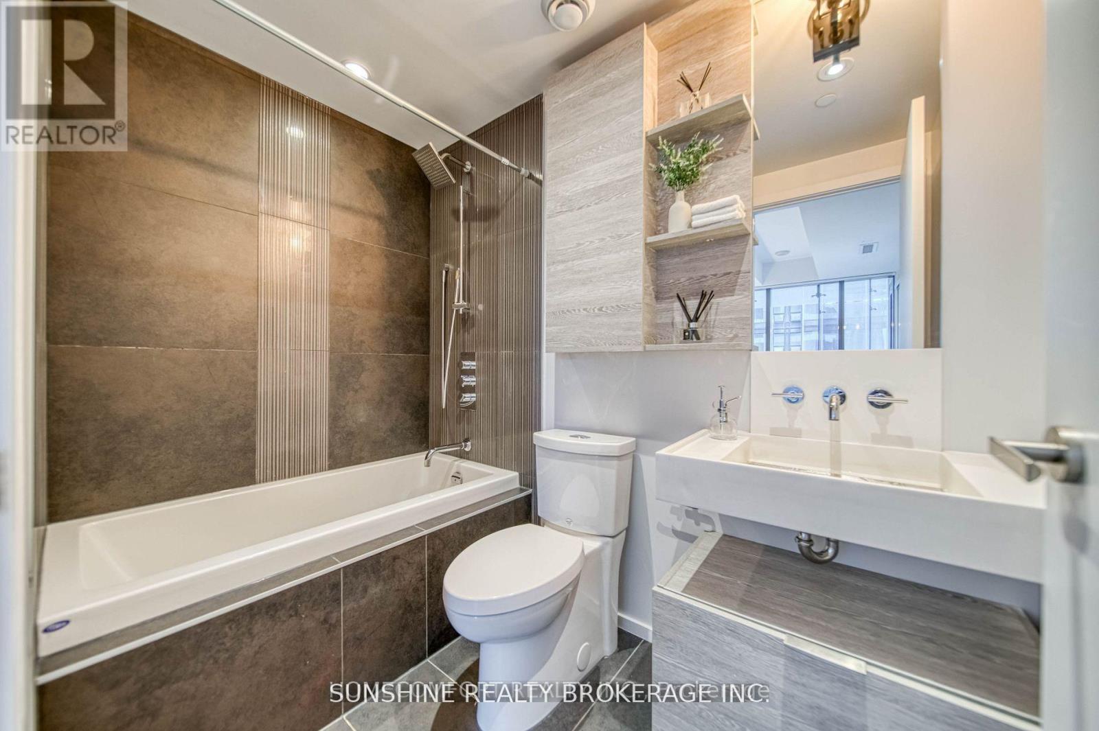 1702 - 5 St Joseph Street, Toronto, Ontario  M4Y 0B6 - Photo 21 - C13080048