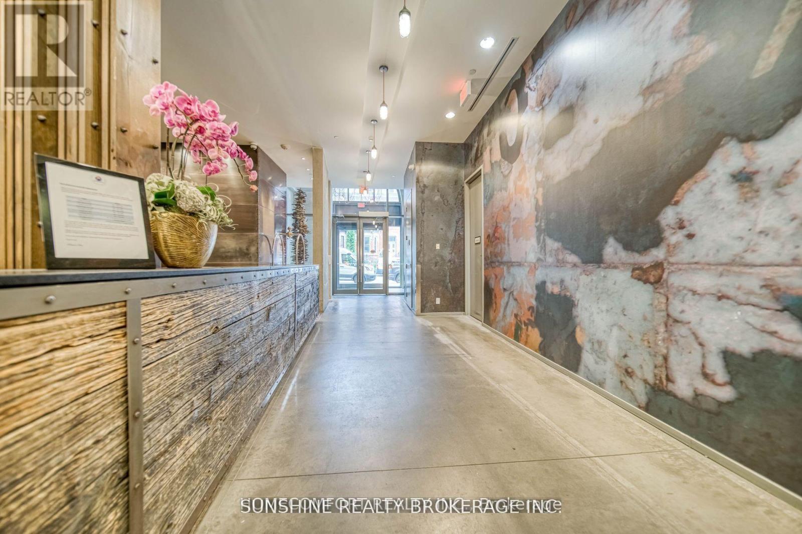 1702 - 5 St Joseph Street, Toronto, Ontario  M4Y 0B6 - Photo 3 - C13080048