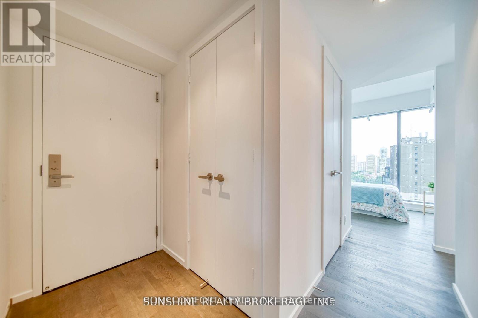 1702 - 5 St Joseph Street, Toronto, Ontario  M4Y 0B6 - Photo 6 - C13080048