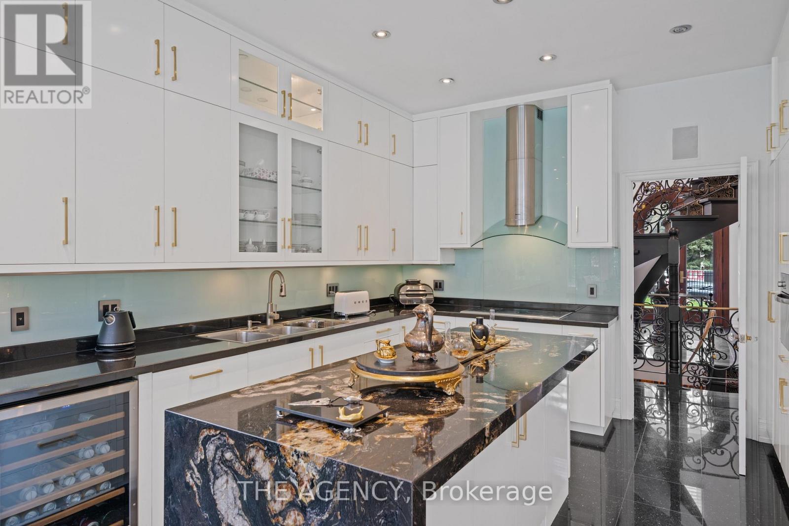 47 Old Colony Road, Toronto, Ontario  M2L 2J9 - Photo 12 - C13080212