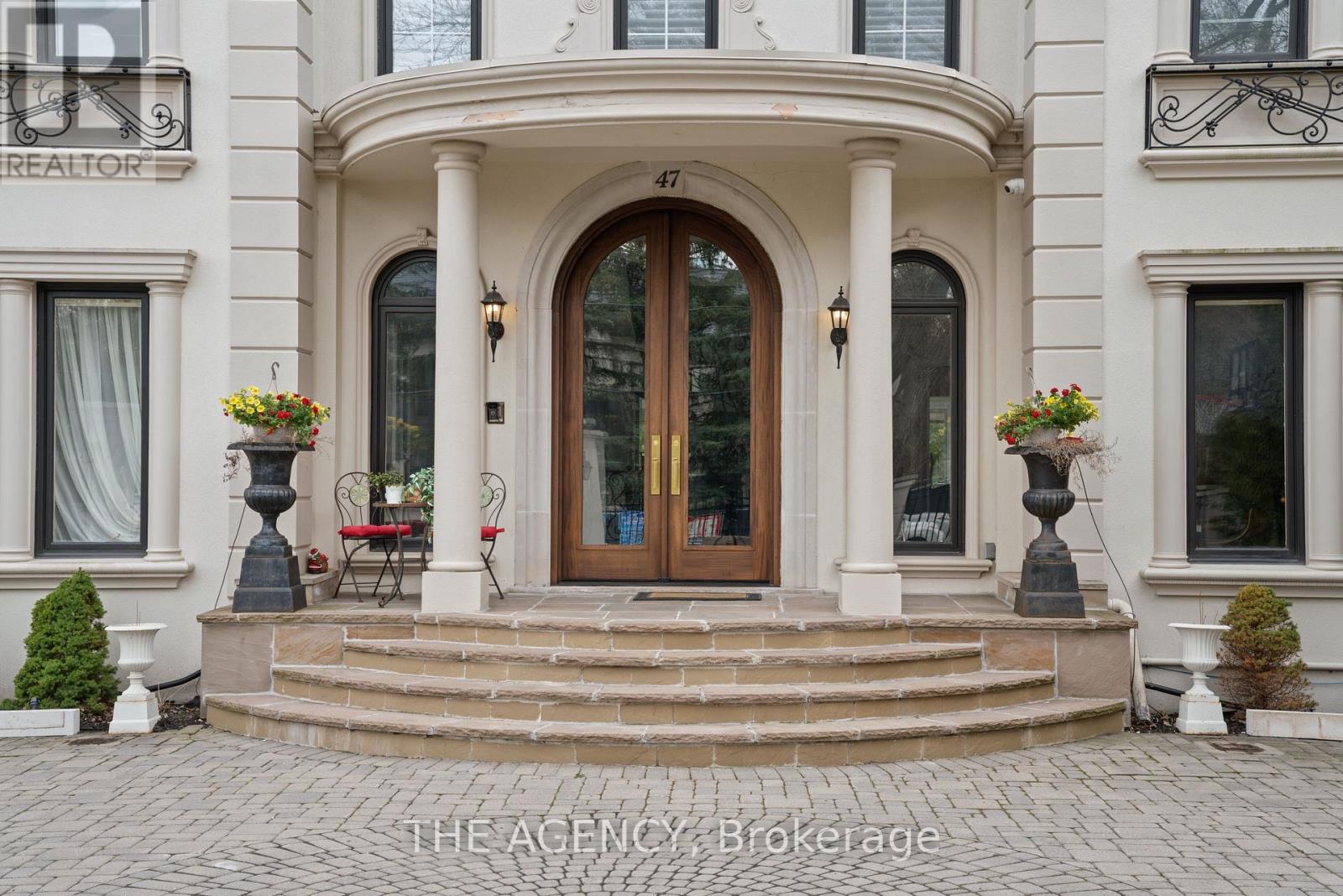 47 Old Colony Road, Toronto, Ontario  M2L 2J9 - Photo 2 - C13080212