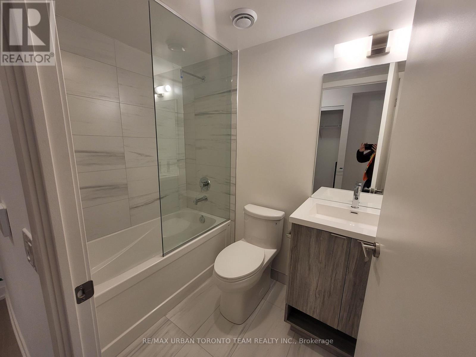 1716 - 138 Downes Street, Toronto, Ontario  M5E 0E4 - Photo 10 - C13080398