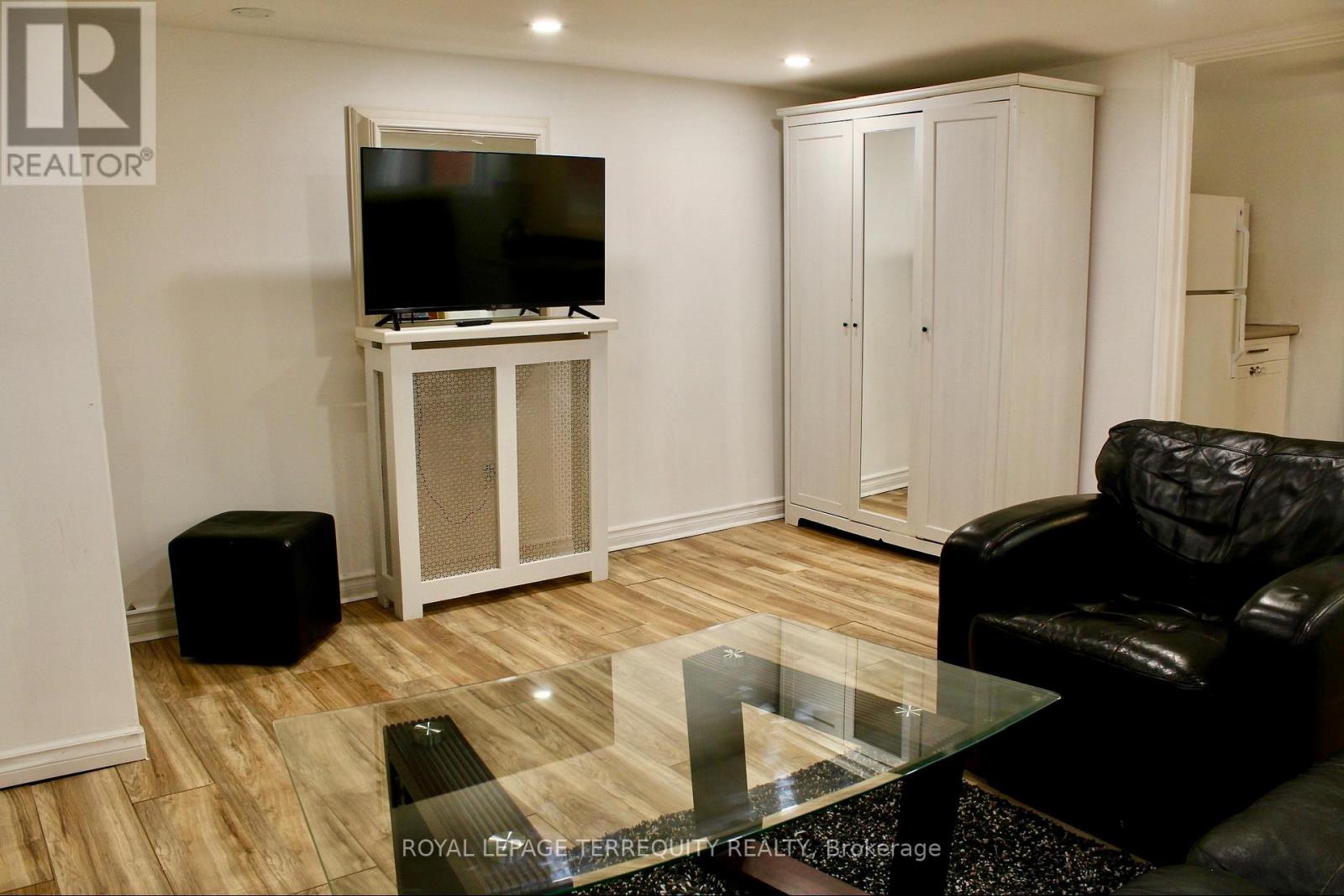Lower - 140 Wolverleigh Boulevard, Toronto, Ontario  M4J 1R9 - Photo 12 - E13080254