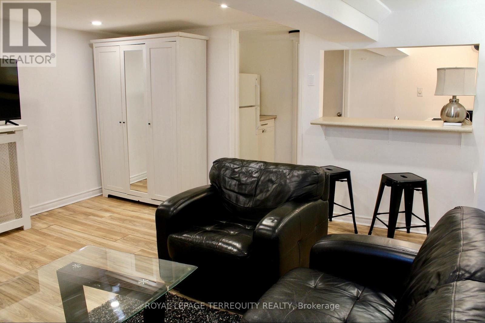 Lower - 140 Wolverleigh Boulevard, Toronto, Ontario  M4J 1R9 - Photo 13 - E13080254