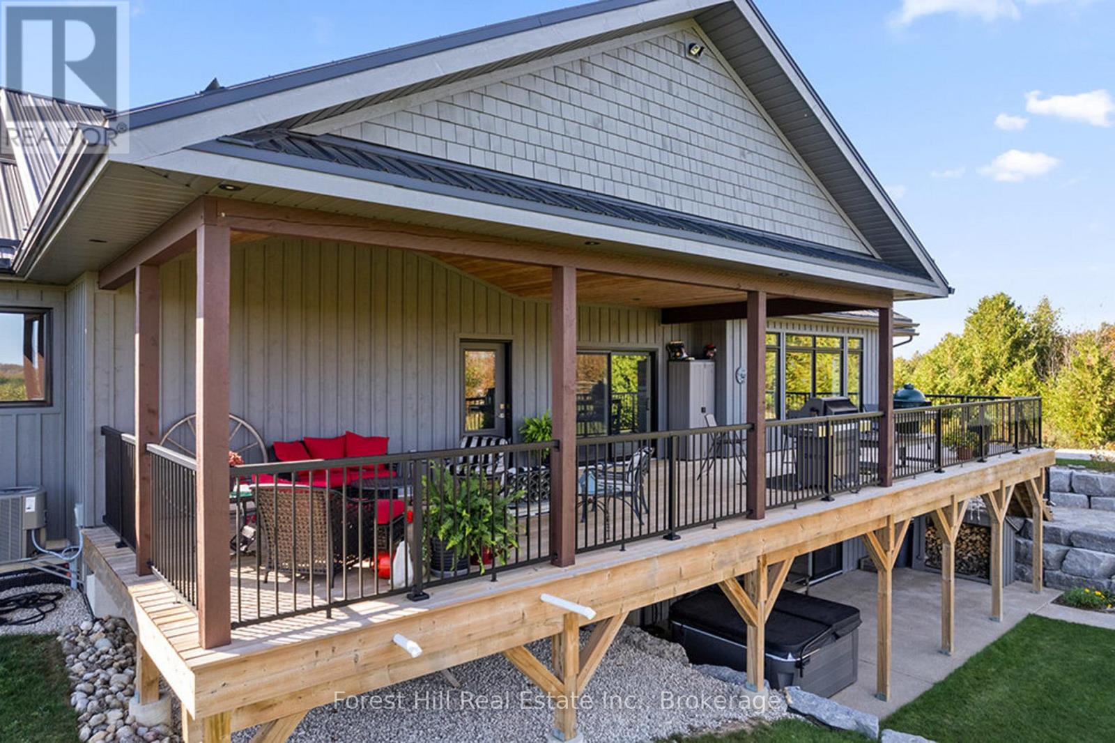 240 Lookout Drive, West Grey, Ontario  N0C 1H0 - Photo 7 - X12930556