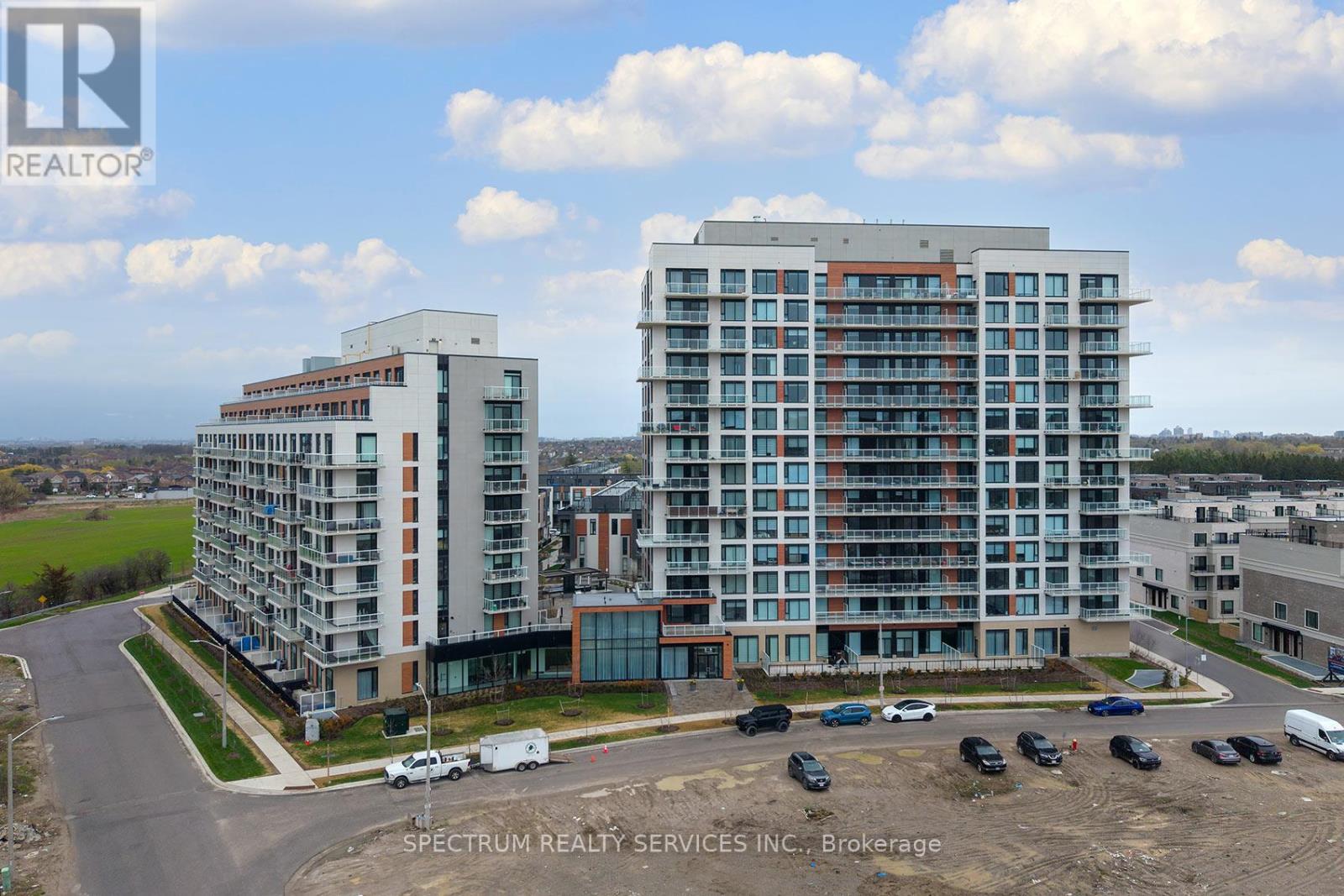 1129 - 2 David Eyer Road, Richmond Hill, Ontario  L4S 0N6 - Photo 1 - N13080140