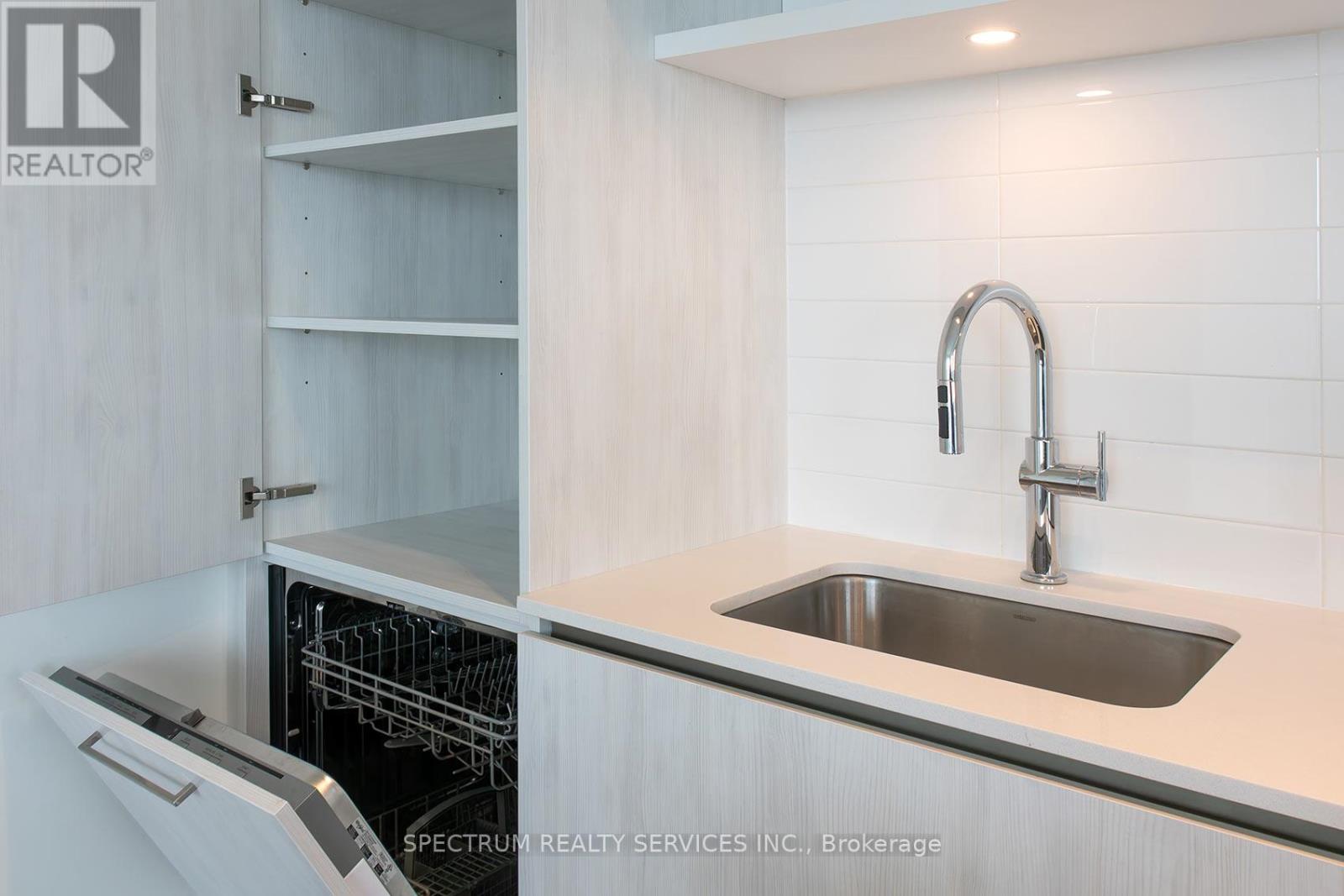 1129 - 2 David Eyer Road, Richmond Hill, Ontario  L4S 0N6 - Photo 17 - N13080140