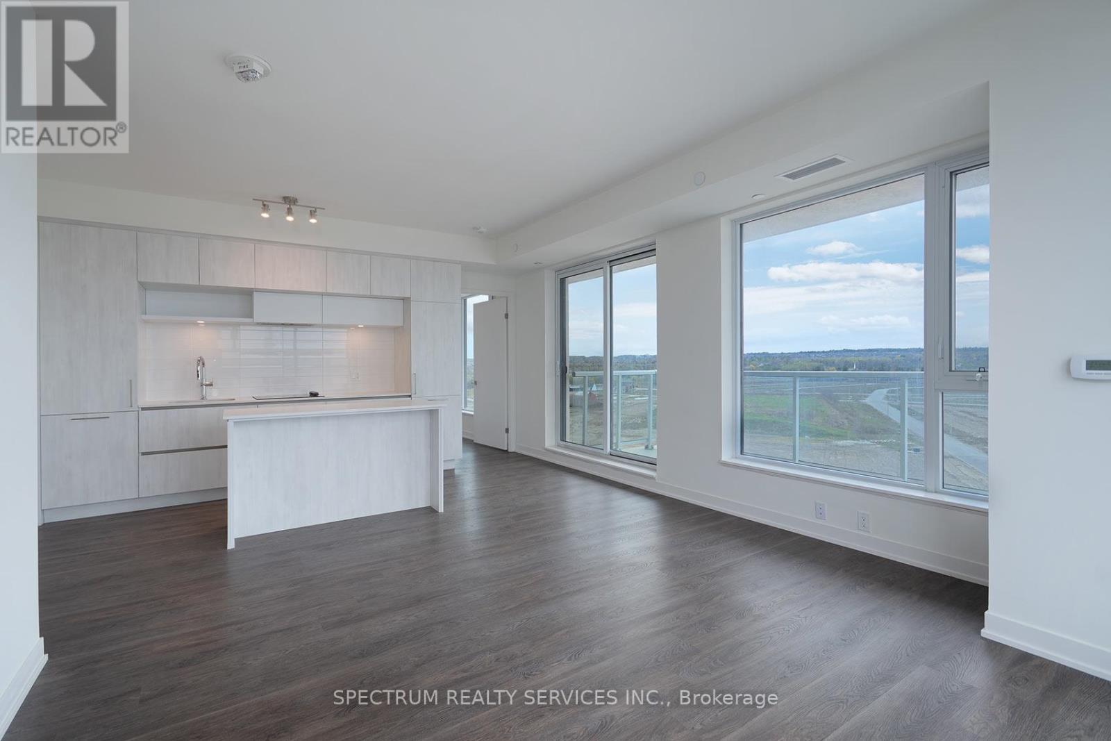 1129 - 2 David Eyer Road, Richmond Hill, Ontario  L4S 0N6 - Photo 8 - N13080140