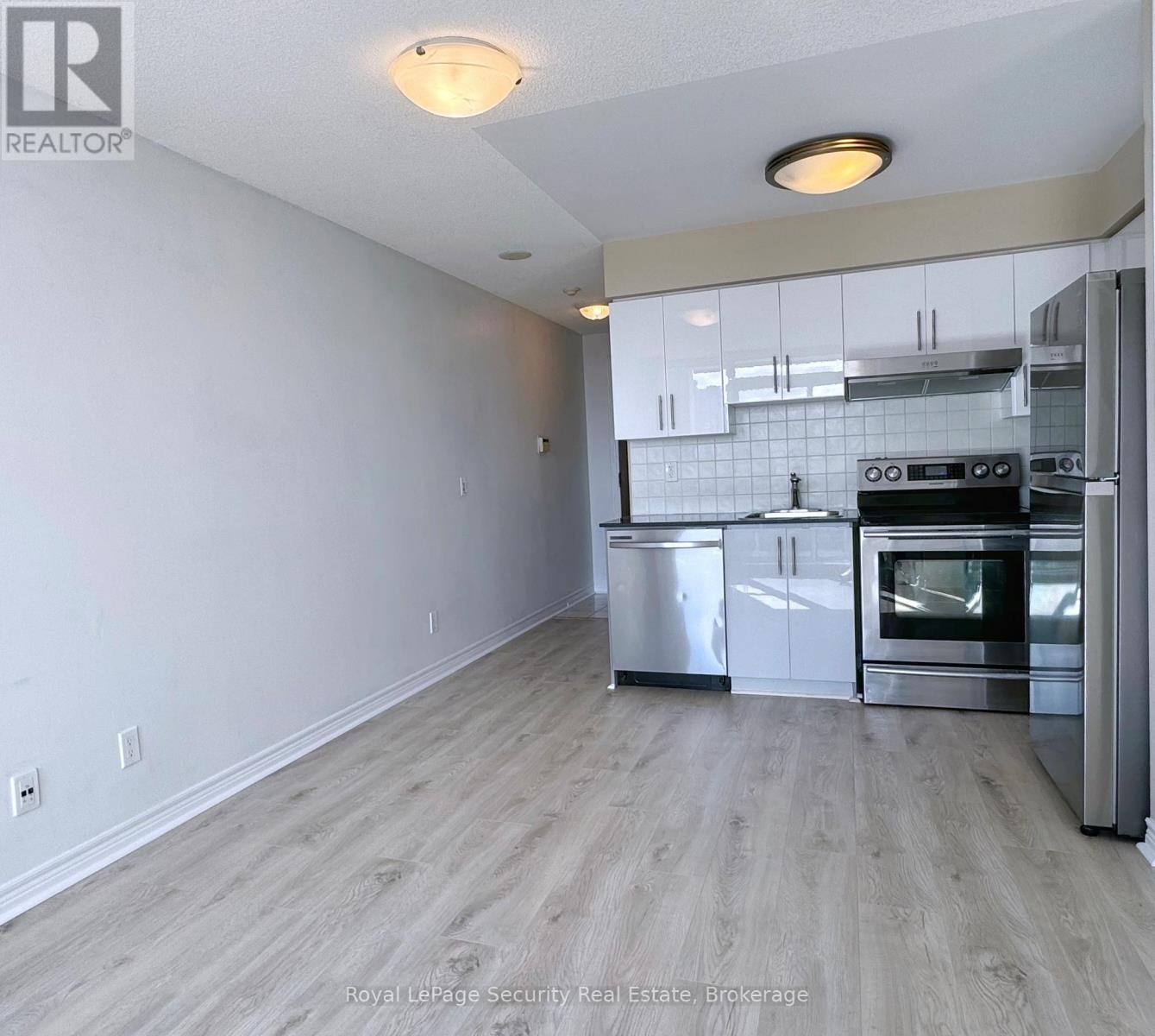 917 - 15 North Park Road, Vaughan, Ontario  L4J 0A1 - Photo 3 - N13080318