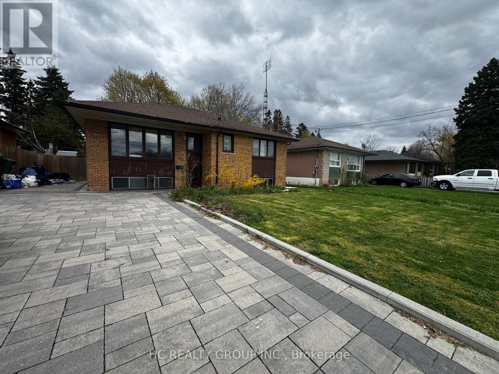 Abv Gnd - 83 Sussex Avenue, Richmond Hill, Ontario  L4C 2E8 - Photo 1 - N13080346