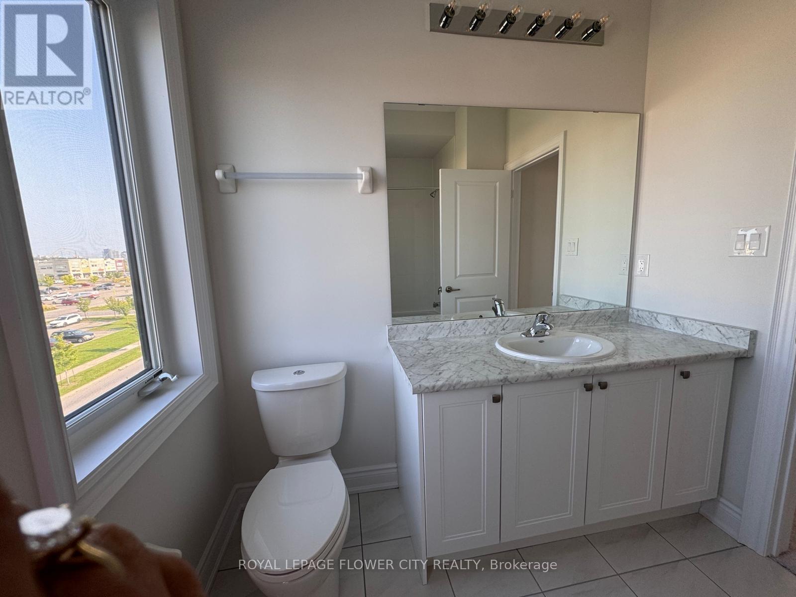 121 Tennant Circle, Vaughan, Ontario  L4H 5L5 - Photo 25 - N13080366