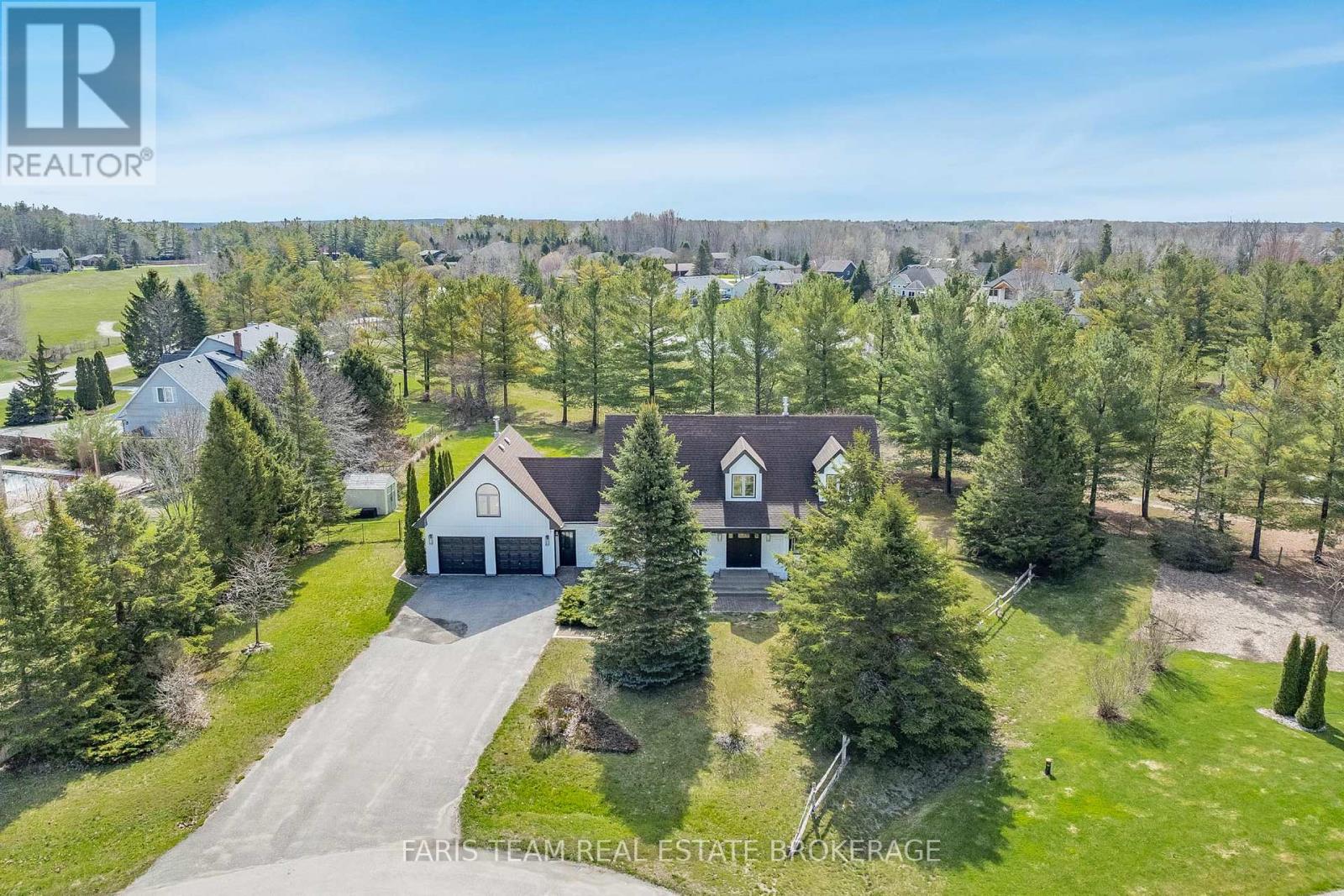 3 Matthew Court, Wasaga Beach, Ontario  L9Z 1J5 - Photo 2 - S12864982