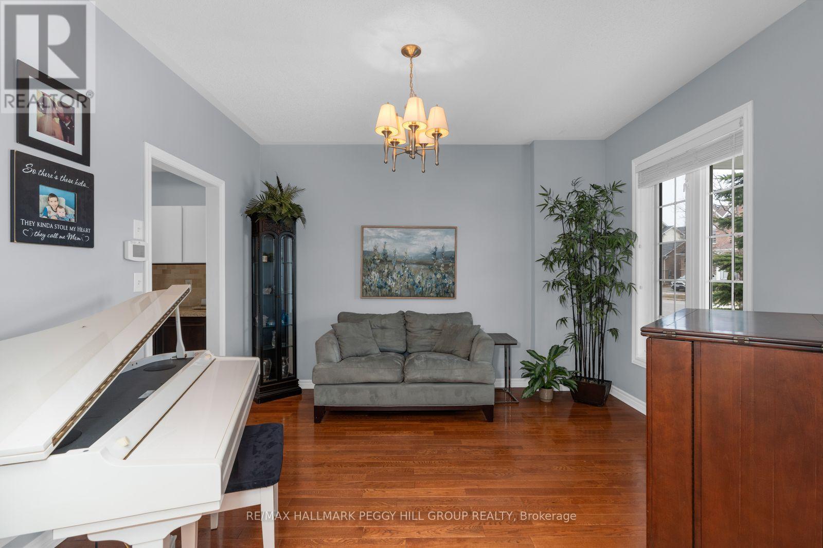 20 The Queensway, Barrie (Innis-Shore), Ontario  L4M 7H6 - Photo 9 - S13080268