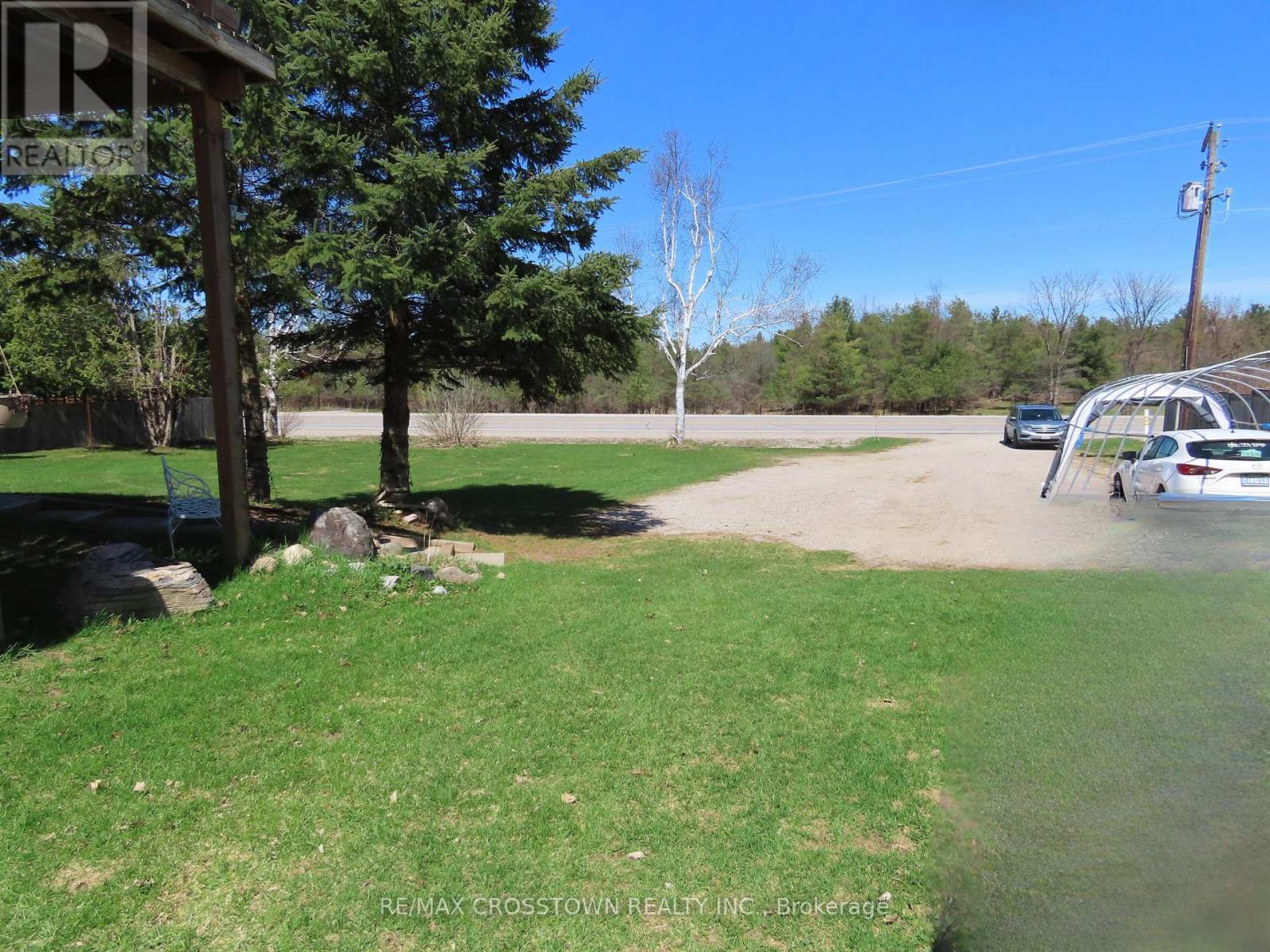 4716 Penetanguishene Road, Springwater (Hillsdale), Ontario  L0L 1V0 - Photo 5 - S13080392