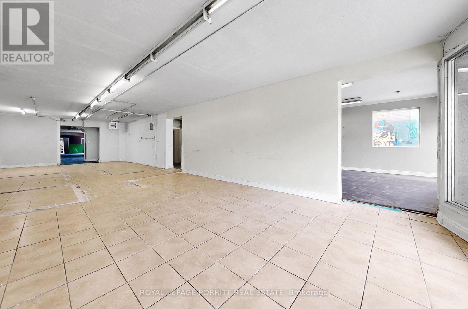 3367 Lake Shore Boulevard W, Toronto, Ontario  M8W 1N1 - Photo 11 - W12861186