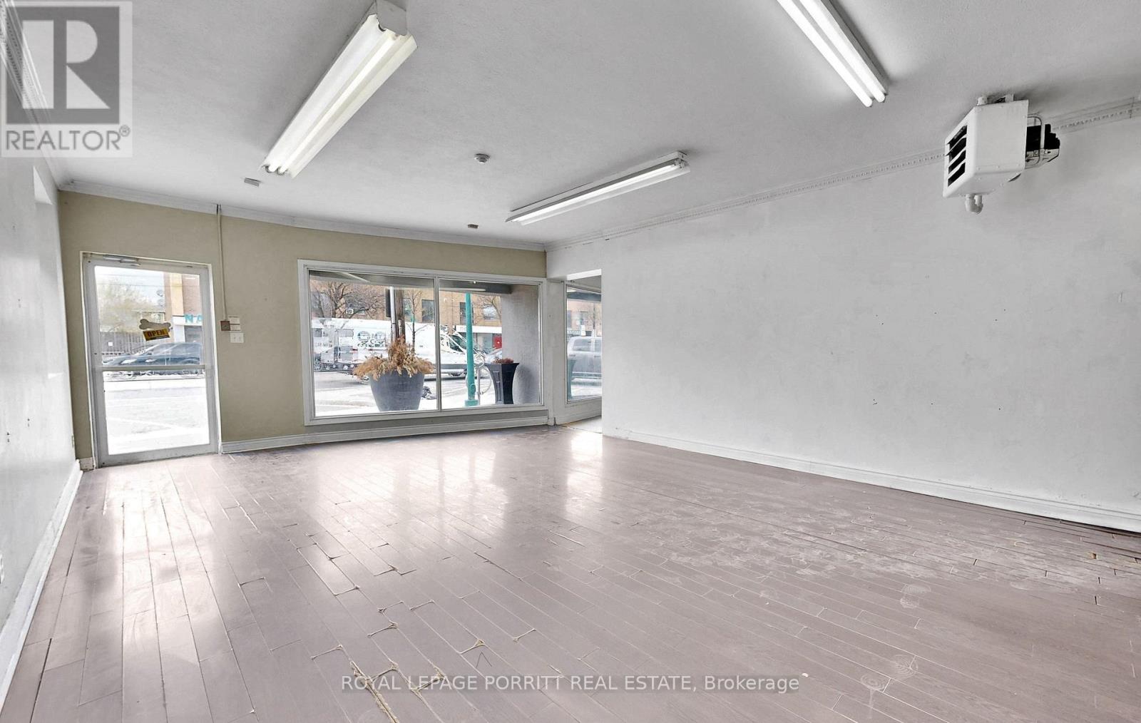 3367 Lake Shore Boulevard W, Toronto, Ontario  M8W 1N1 - Photo 6 - W12861186
