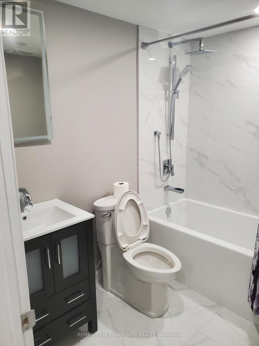 19 St. Michael's Crescent, Caledon, Ontario  L7E 5Z2 - Photo 8 - W13079770