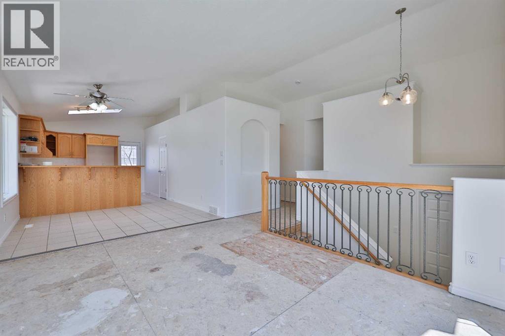 406 Kodiak Boulevard N, Lethbridge, Alberta  T1H 6T6 - Photo 8 - A2306036