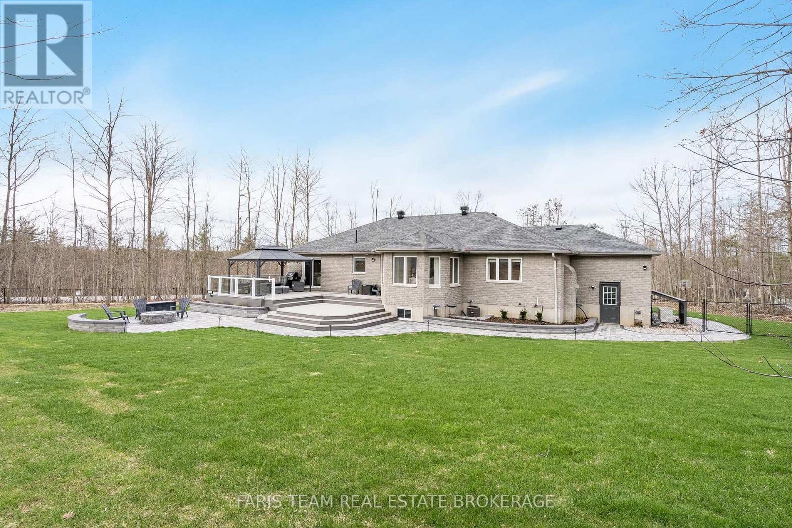 1 Pineview Drive, Oro-Medonte, Ontario  L0L 2L0 - Photo 41 - S12920064