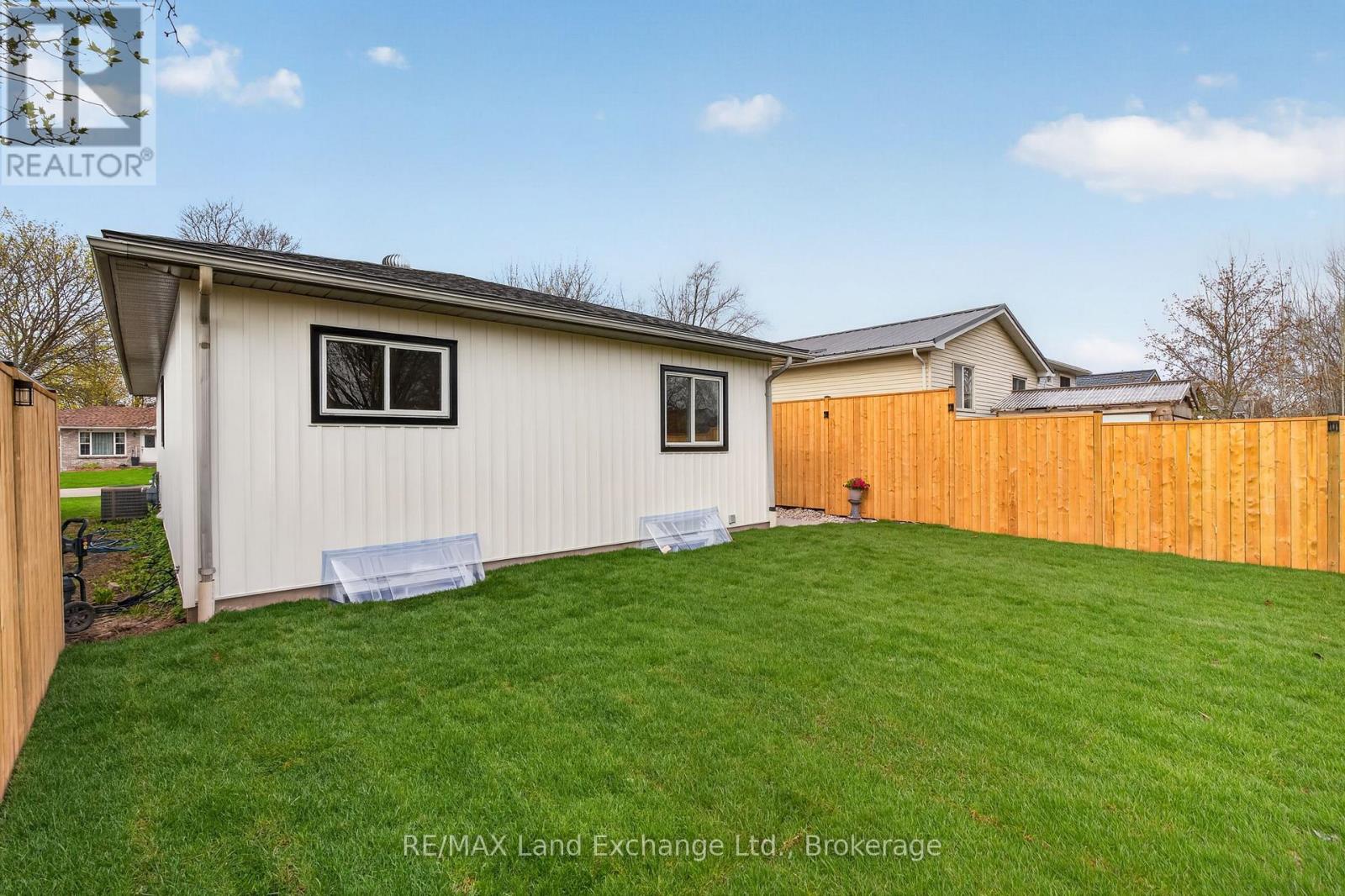 824 Andrew Malcolm Drive, Kincardine, Ontario  N2Z 1M6 - Photo 24 - X13080194
