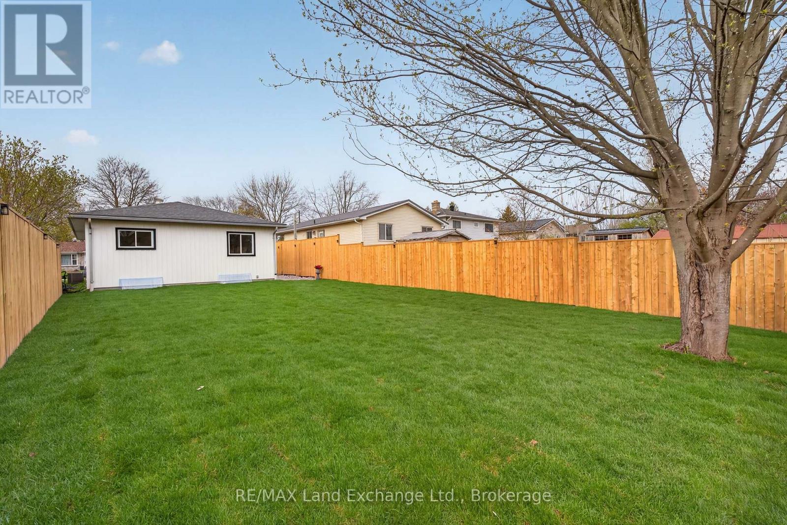 824 Andrew Malcolm Drive, Kincardine, Ontario  N2Z 1M6 - Photo 25 - X13080194