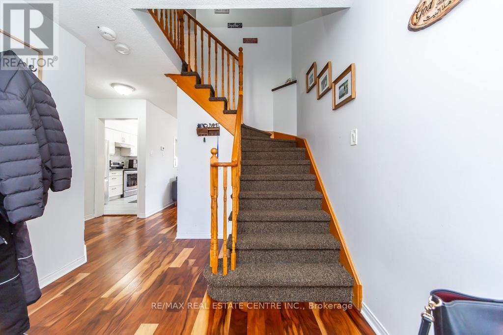 3038 Pendleton Road, Mississauga, Ontario  L5N 7C5 - Photo 5 - W13080030