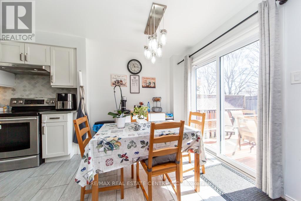 3038 Pendleton Road, Mississauga, Ontario  L5N 7C5 - Photo 9 - W13080030