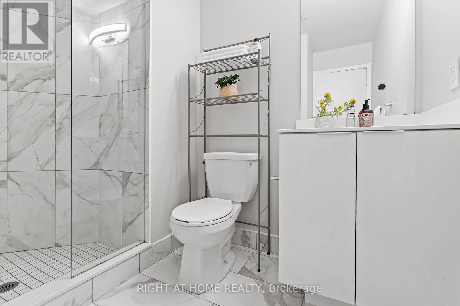 329 - 30 Shore Breeze Drive, Toronto, Ontario  M8V 0J1 - Photo 11 - W13080064