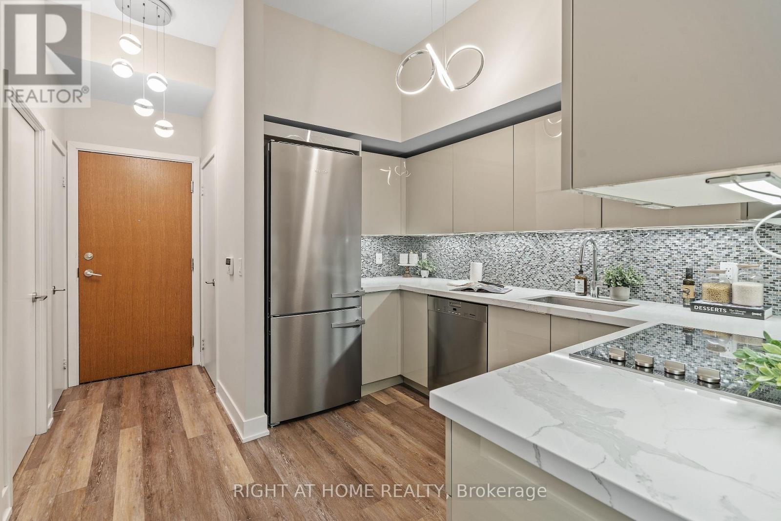 329 - 30 Shore Breeze Drive, Toronto, Ontario  M8V 0J1 - Photo 5 - W13080064