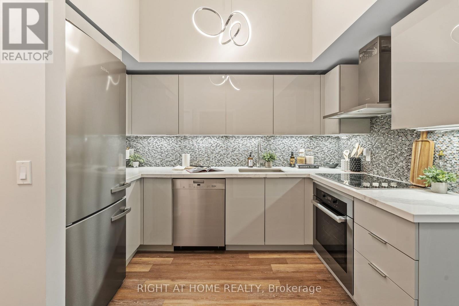 329 - 30 Shore Breeze Drive, Toronto, Ontario  M8V 0J1 - Photo 6 - W13080064