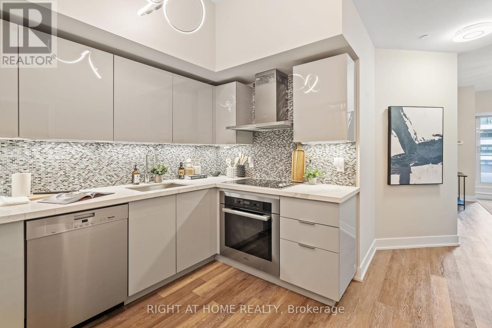 329 - 30 Shore Breeze Drive, Toronto, Ontario  M8V 0J1 - Photo 7 - W13080064