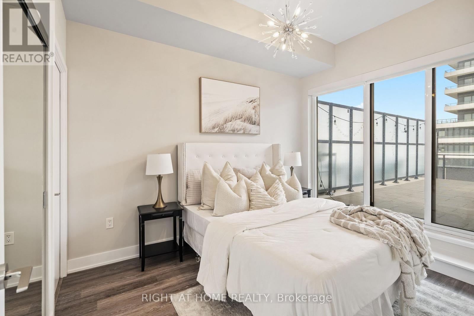 329 - 30 Shore Breeze Drive, Toronto, Ontario  M8V 0J1 - Photo 8 - W13080064