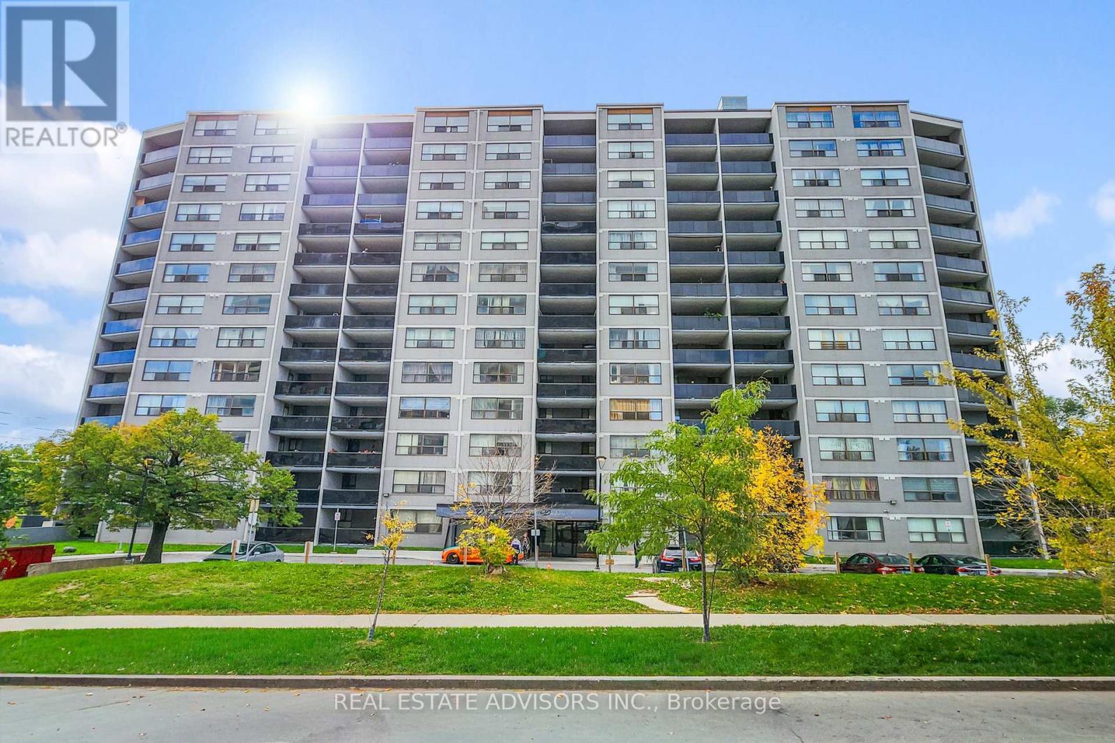 705 - 10 Tobermory Drive, Toronto, Ontario  M3N 2Y5 - Photo 2 - W13080070
