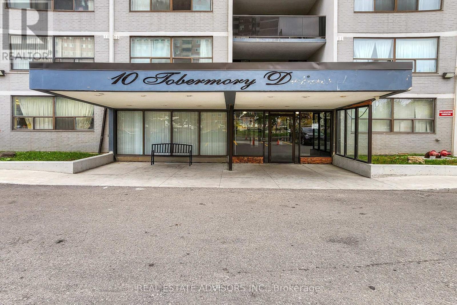 705 - 10 Tobermory Drive, Toronto, Ontario  M3N 2Y5 - Photo 3 - W13080070