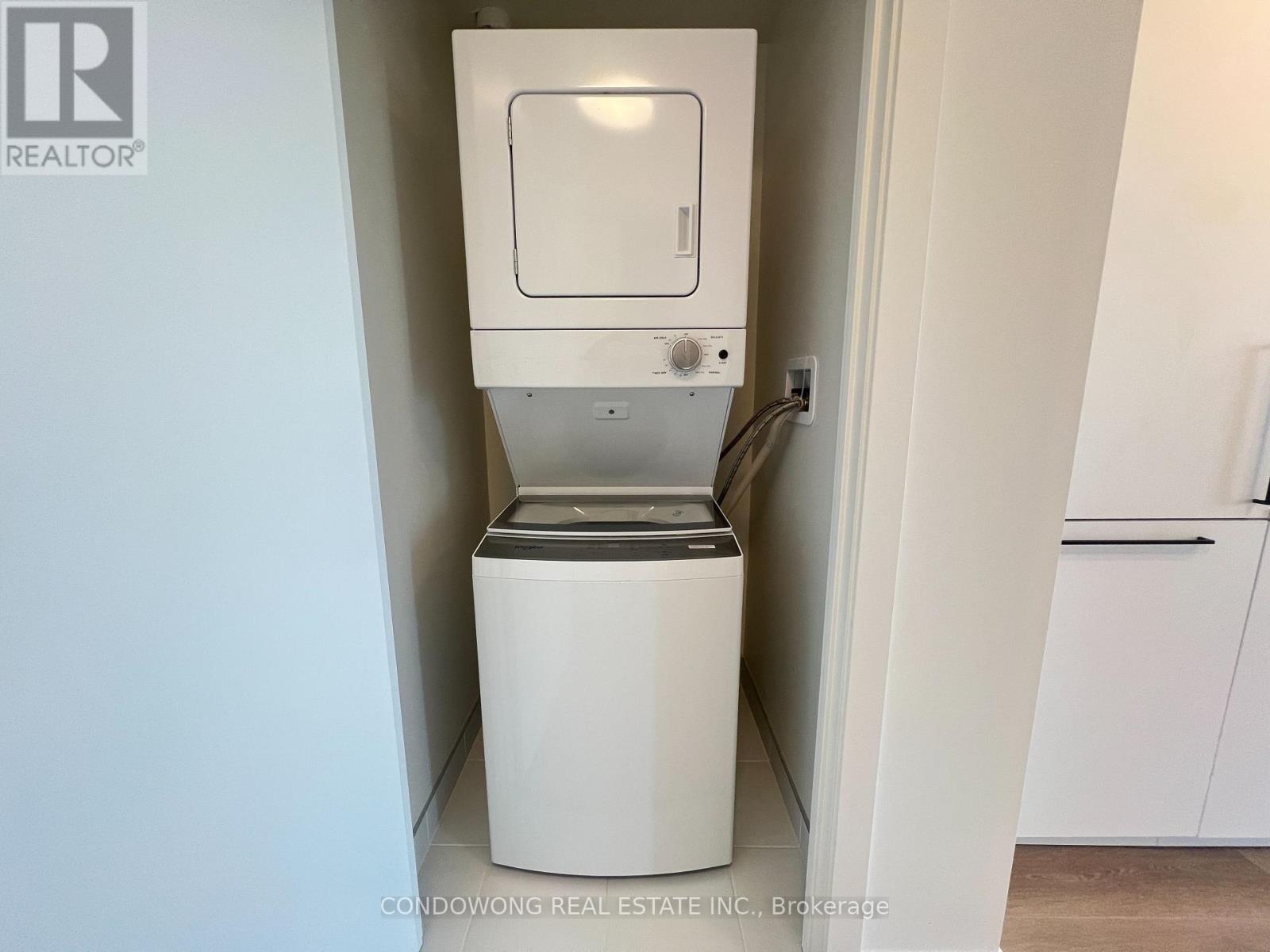 2404 - 1185 Dupont Street, Toronto, Ontario  M6H 2A6 - Photo 13 - W13080084