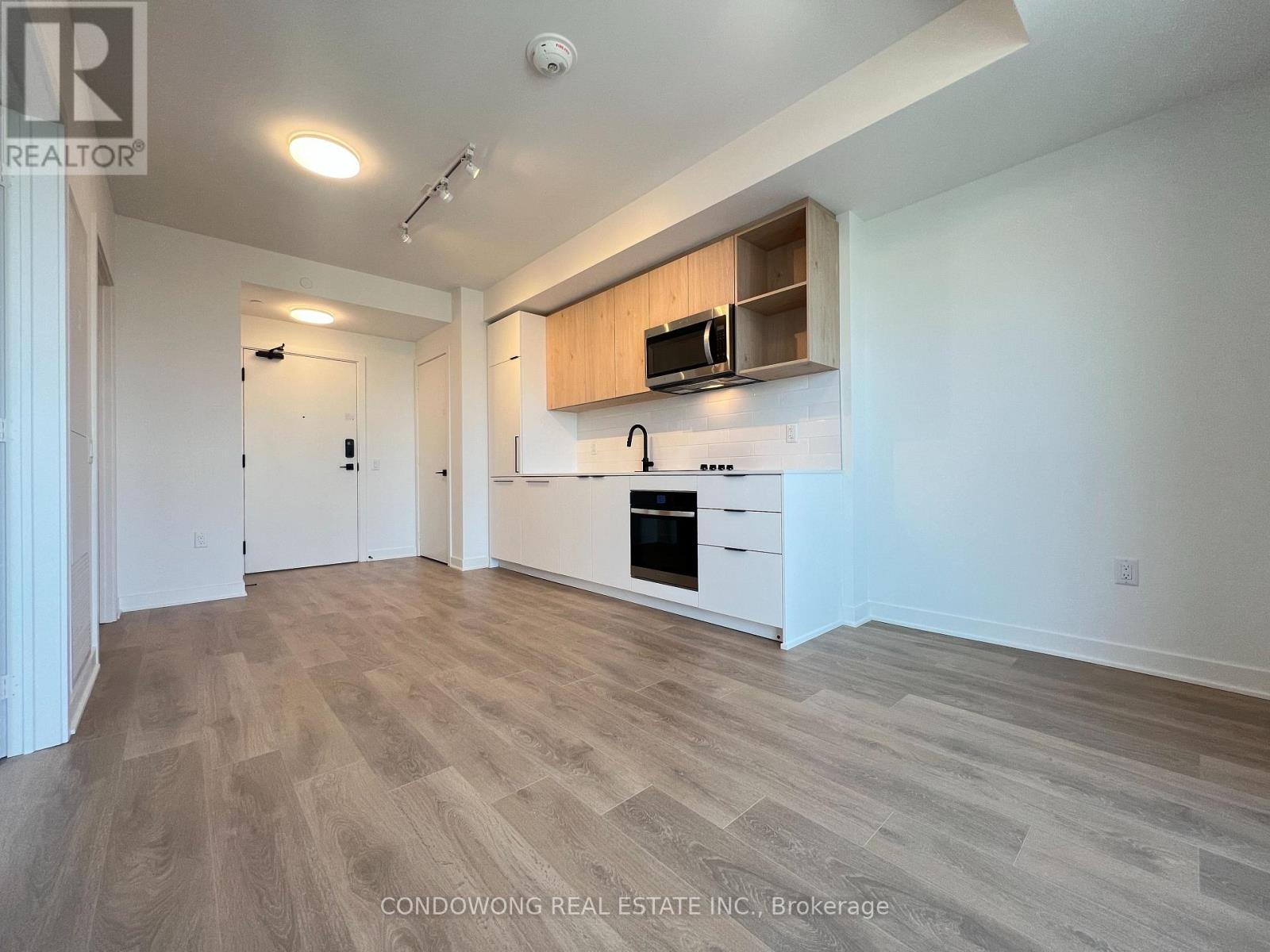2404 - 1185 Dupont Street, Toronto, Ontario  M6H 2A6 - Photo 4 - W13080084