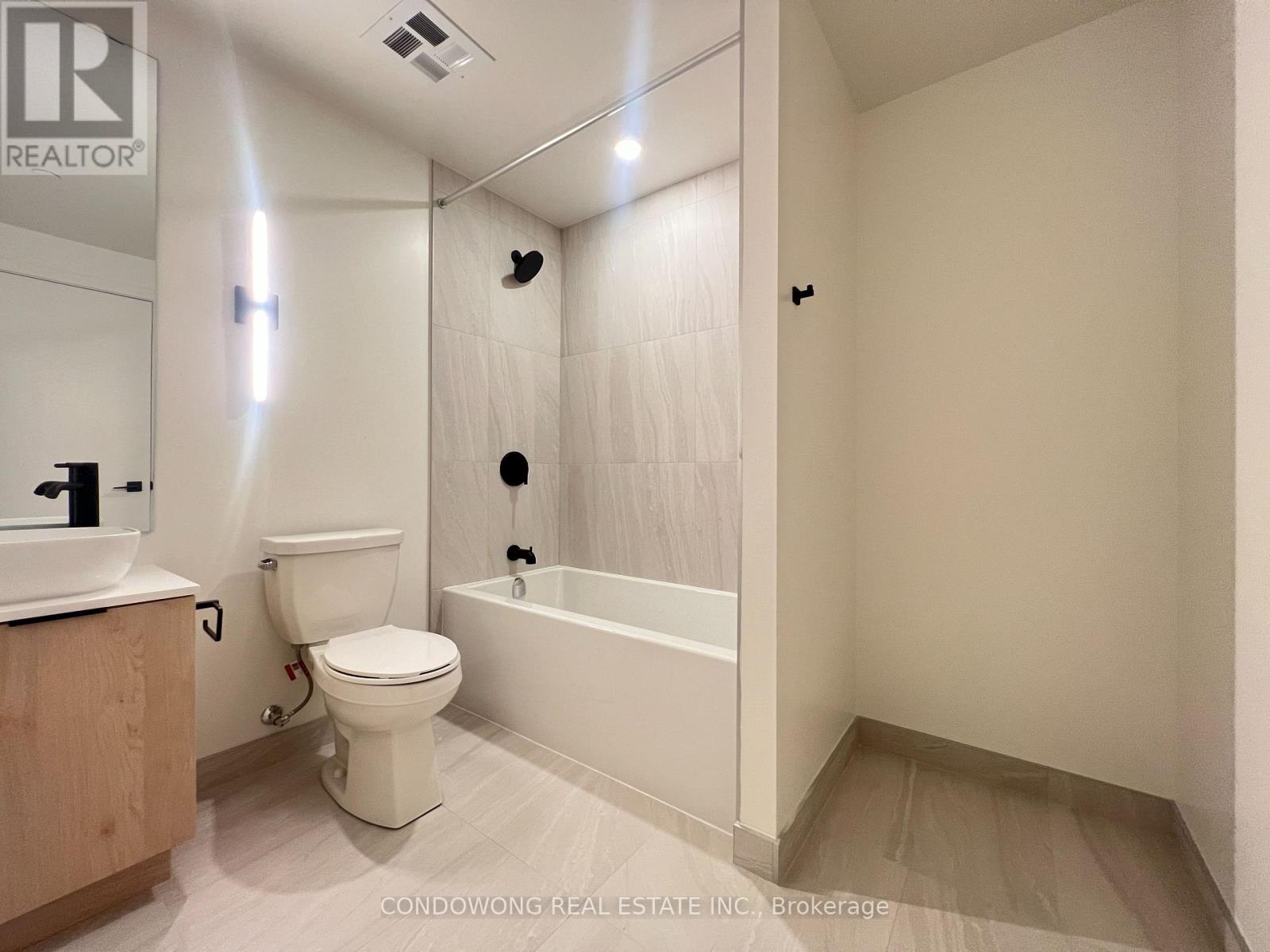 2404 - 1185 Dupont Street, Toronto, Ontario  M6H 2A6 - Photo 8 - W13080084