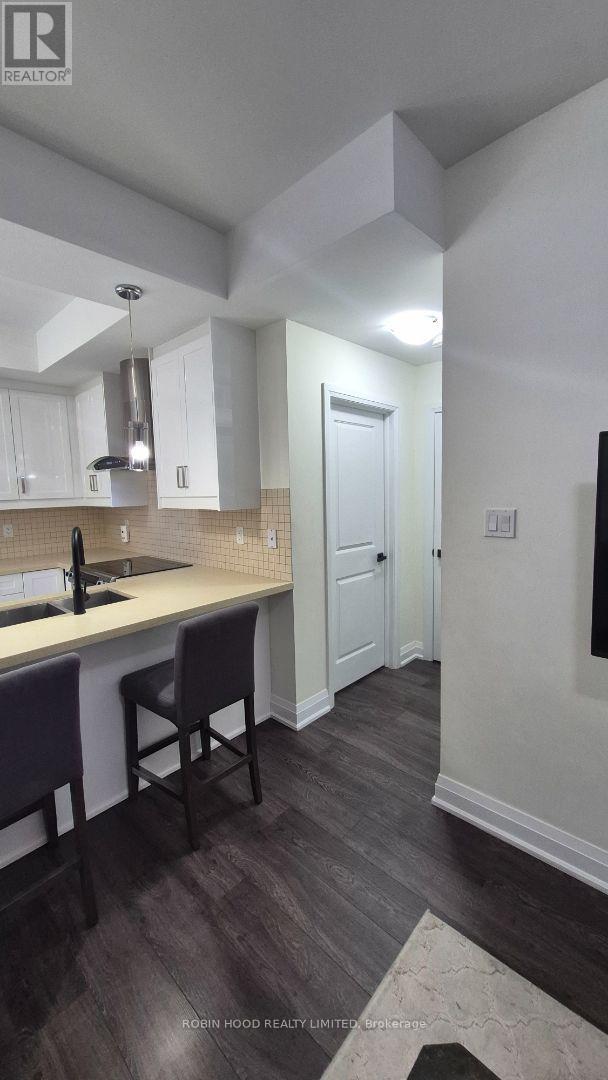 17 - 3077 Cawthra Road, Mississauga, Ontario  L5A 2X4 - Photo 11 - W13080094