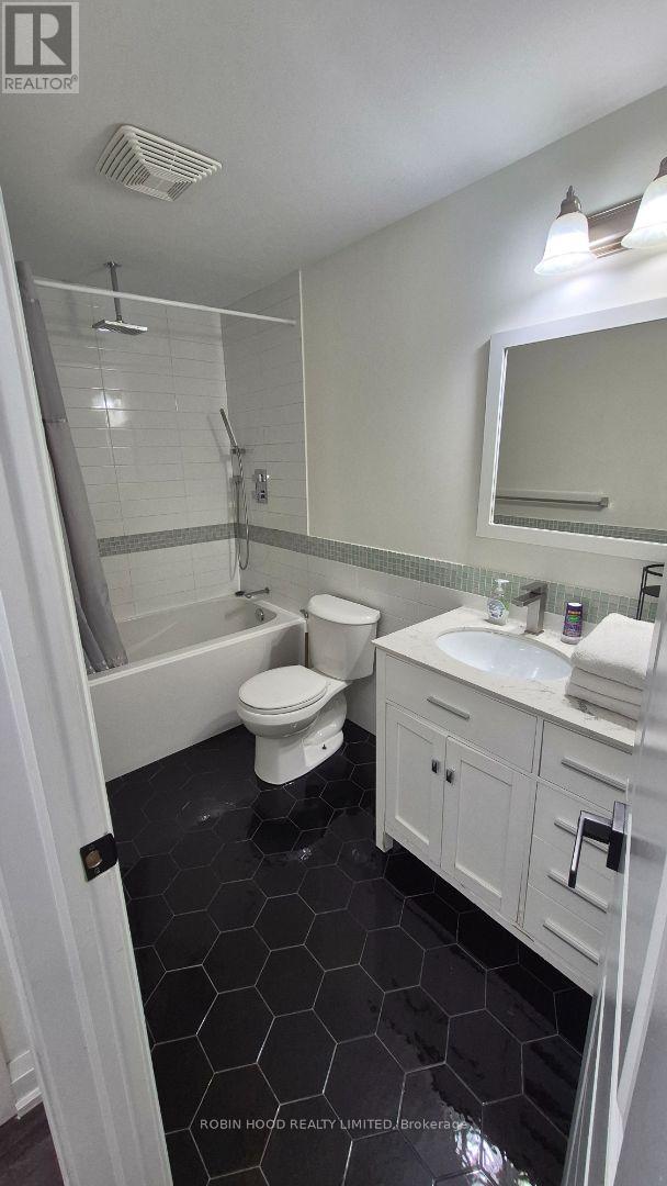 17 - 3077 Cawthra Road, Mississauga, Ontario  L5A 2X4 - Photo 14 - W13080094
